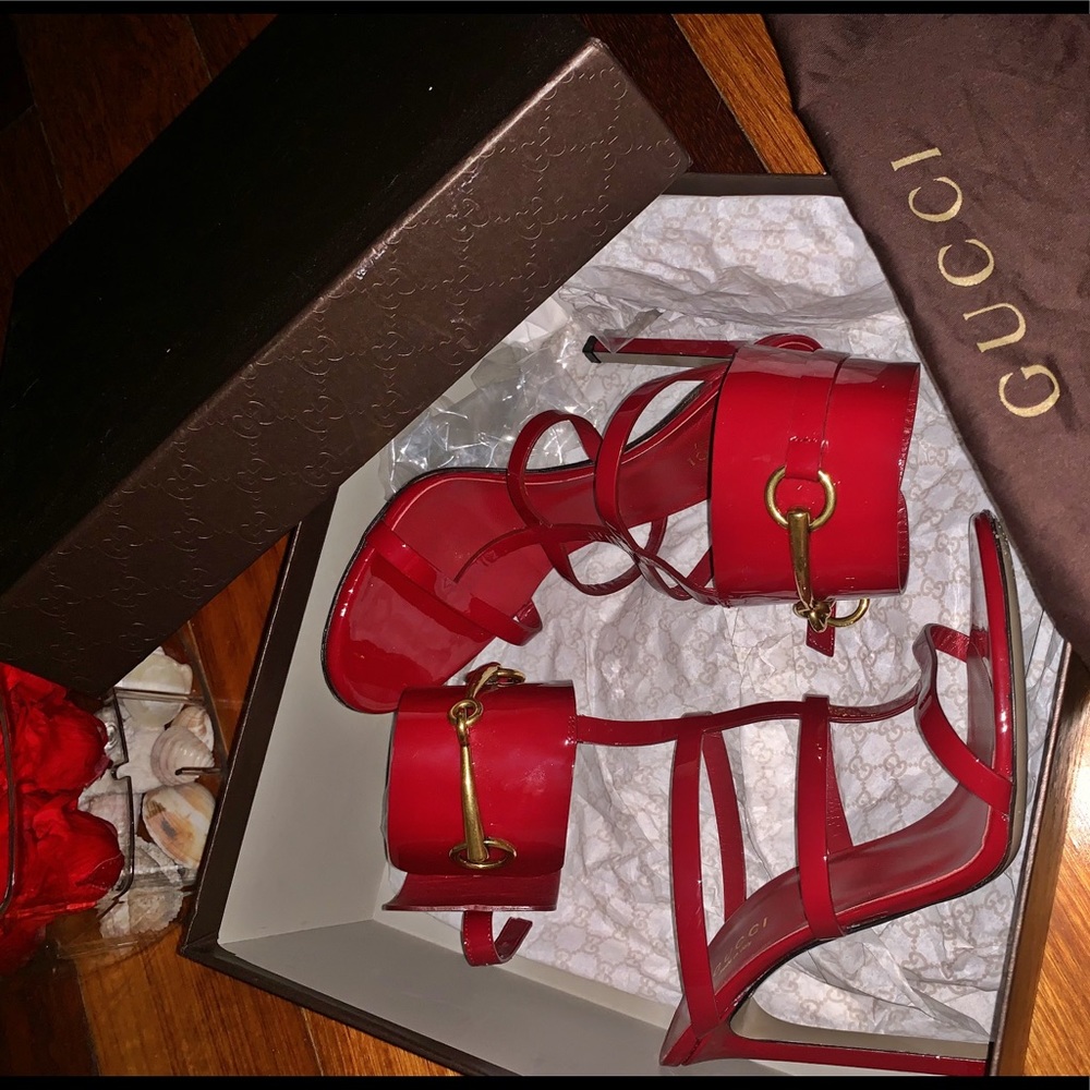 ♥️SOLD♥️ Gucci Ursula Vernice Ankle Cage Sandal